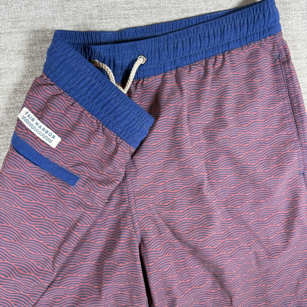 Fair Harbor Swim Shorts Mens L Red Navy 34/8 Wave Pattern Stretch